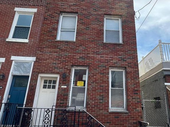 1435 S Juniper Street, Philadelphia PA 19147