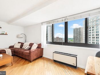 1420 Locust Street