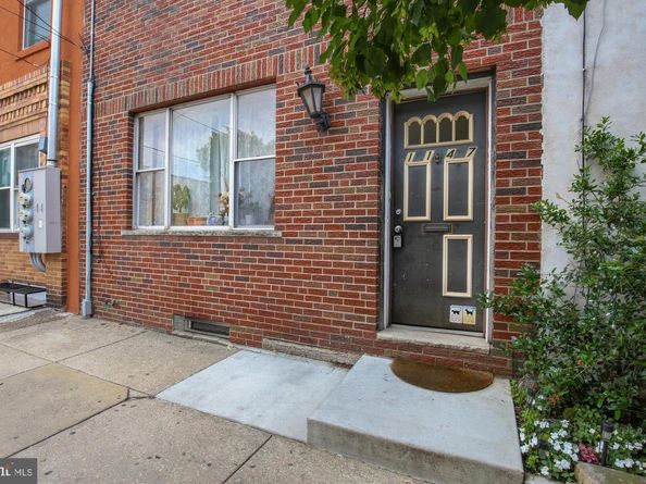 1147 S 10TH Street, Philadelphia PA 19147