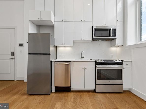 1211 G Street SE 5, Washington DC 20003