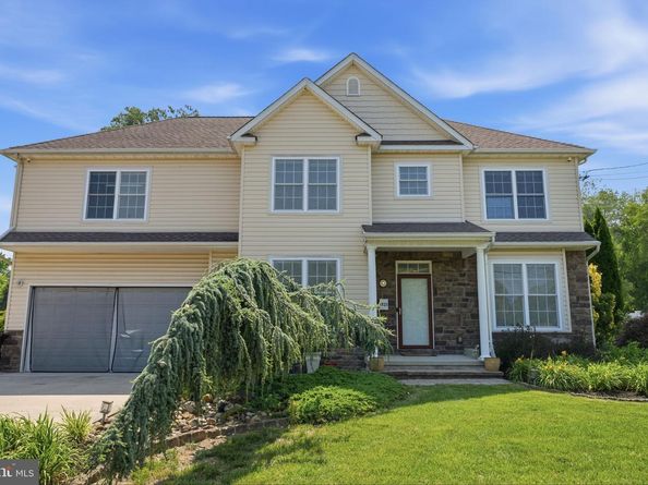 1935 Hulmeville Road, Bensalem PA 19020