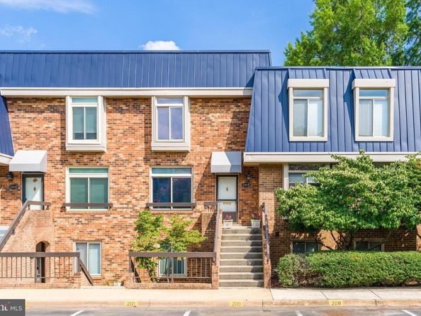 1763 S Hayes Street 2, Arlington VA 22202