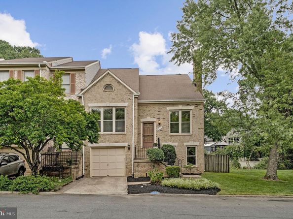 3011 Oakton Meadows Court, Oakton VA 22124