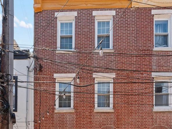 906 S Fairhill Street, Philadelphia PA 19147