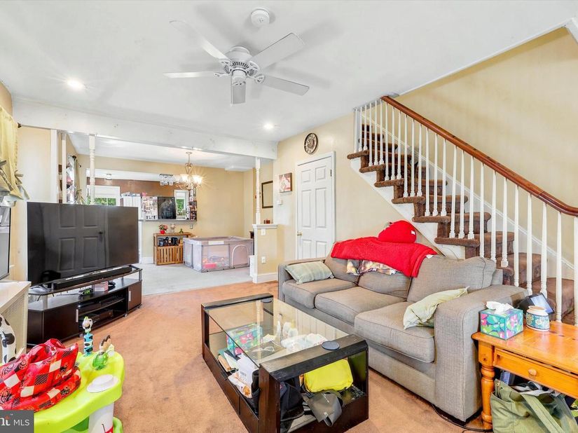 209 Amosland Road, Holmes PA 19043