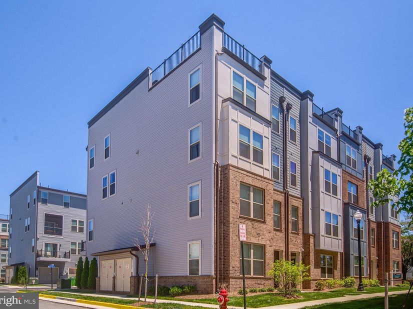2127 Glacier Road 86, Herndon VA 20170