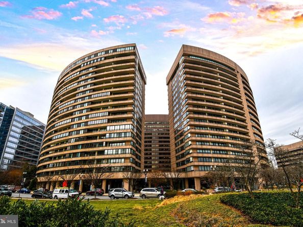 1300 Crystal Drive 310S, Arlington VA 22202