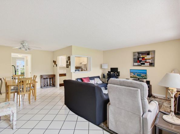 384 Fanshaw J, Boca Raton FL 33434