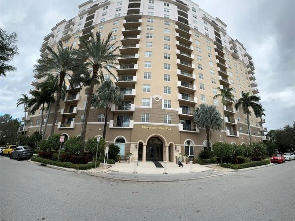 616 Clearwater Park Rd 604, West Palm Beach FL 33401