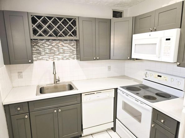 89 Saxony B B, Delray Beach FL 33446