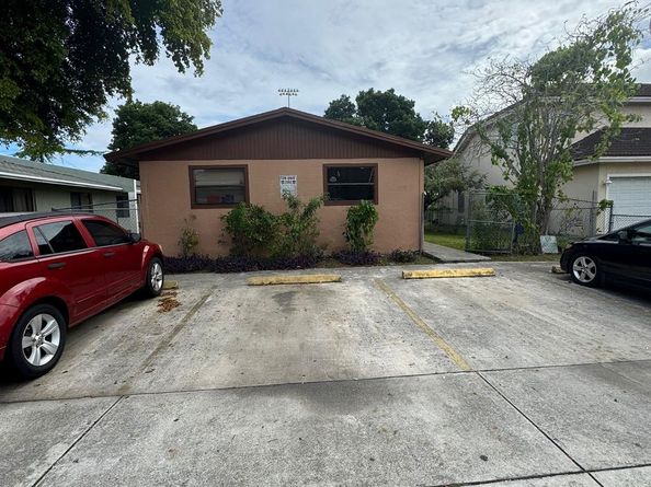 2610 NW 14th St, Fort Lauderdale FL 33311