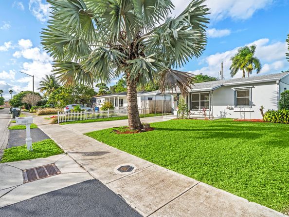 321 NW 51st Street, Oakland Park FL 33309