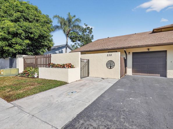 235 SW 29th Avenue, Delray Beach FL 33445