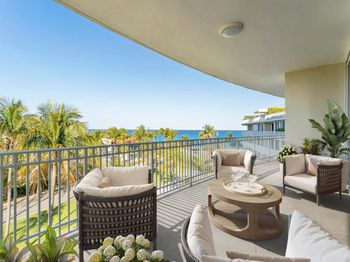 100 Royal Palm Way