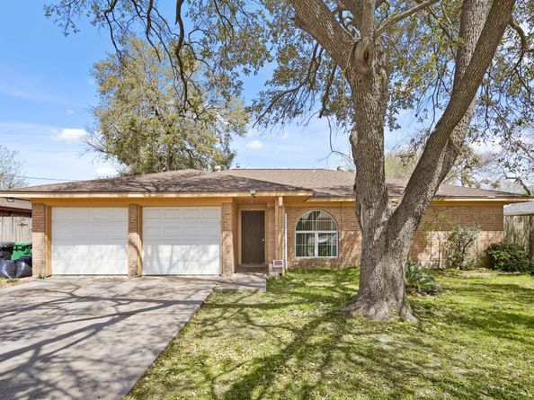 135 Mill Stream Lane, Houston TX 77060