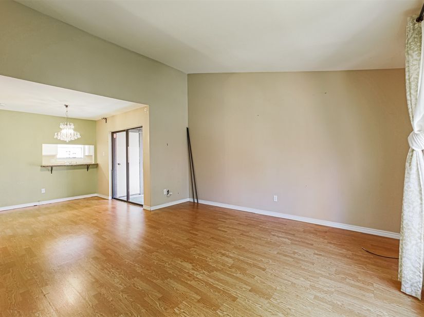 3100 Walnut Bend Lane 422, Houston TX 77042