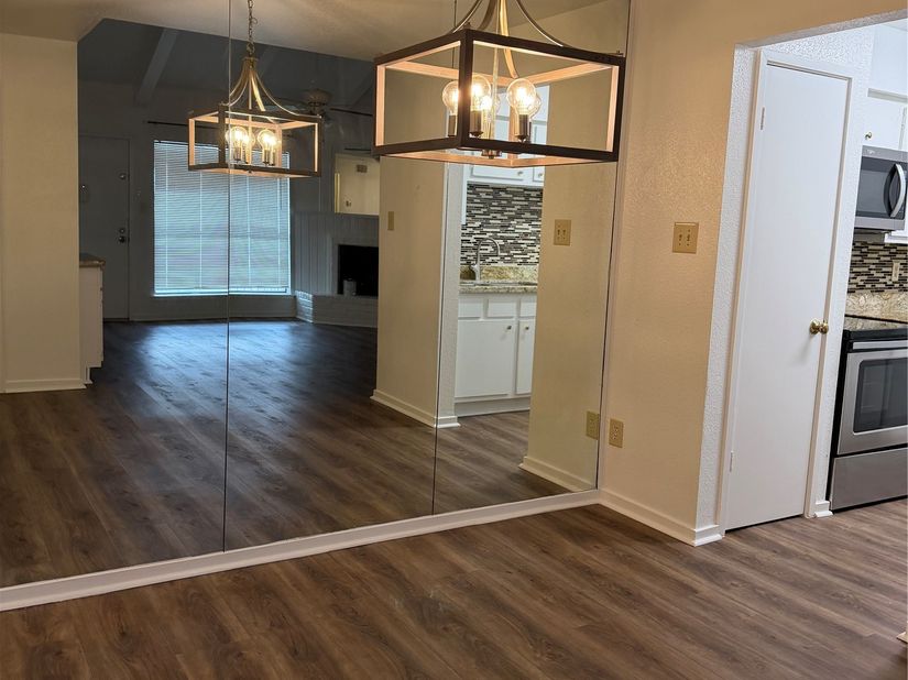 1100 Augusta Drive 46, Houston TX 77057