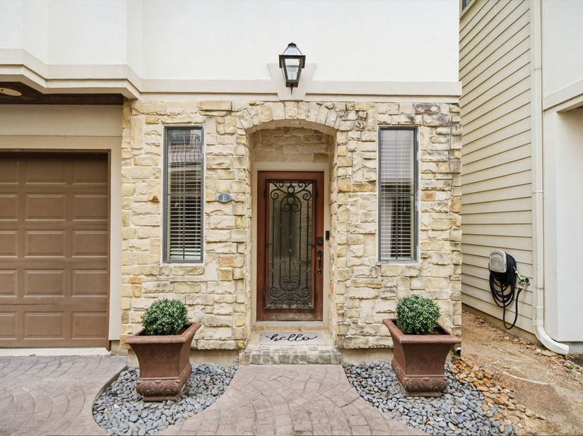 5950 Kiam Street E, Houston TX 77007