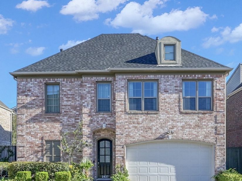 2427 N Mystic Meadow, Houston TX 77021
