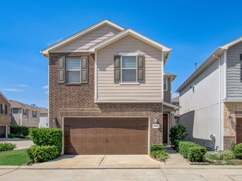 10214 Pinewood Fox Drive, Houston TX 77080