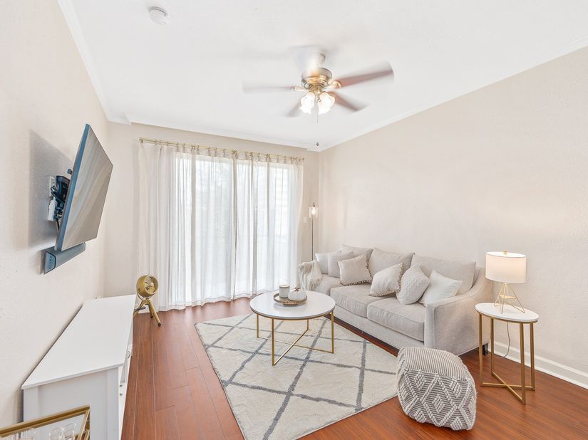 4515 Briar Hollow Place 312, Houston TX 77027