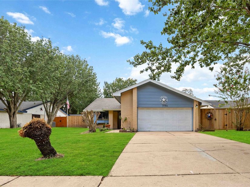7906 El Capitan Drive, Houston TX 77083