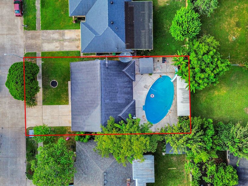 15103 Weil Place, Houston TX 77060