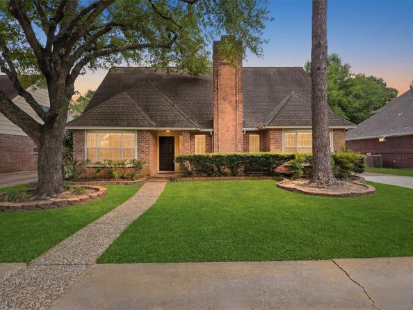 12527 Piping Rock Drive, Houston TX 77077