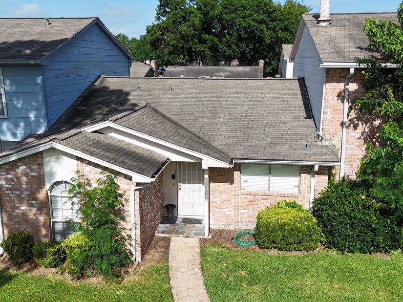 6373 S Briar Bayou Drive, Houston TX 77072