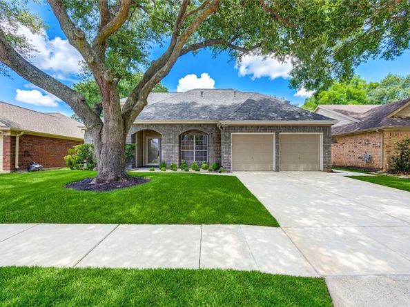 4754 Wynnview Drive, Friendswood TX 77546