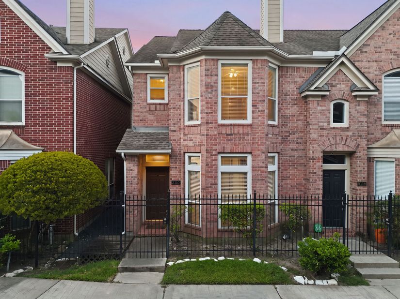 2110 Gillette Street, Houston TX 77006