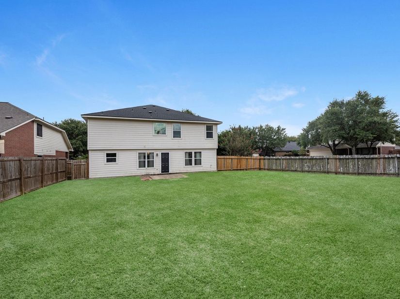 2403 Lancer Park, Conroe TX 77385
