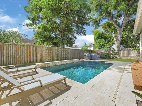 806 English Street, Houston TX 77009