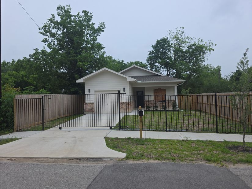 3202 McIlhenny Street, Houston TX 77004