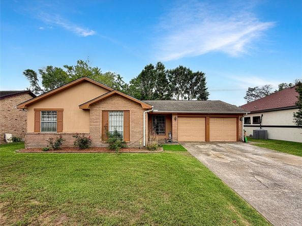 5223 Heathercrest Street, Houston TX 77045
