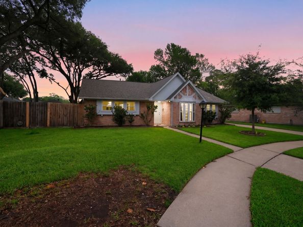 9718 Rathbone Drive, Houston TX 77031