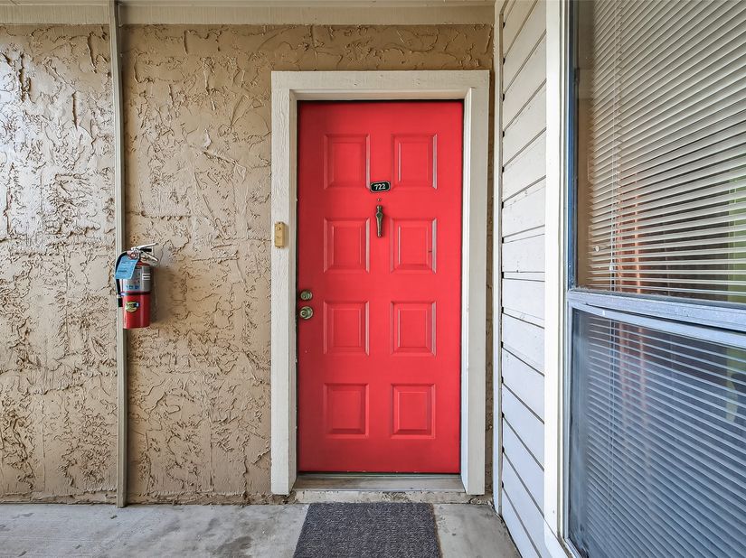 10855 Meadowglen Lane 722, Houston TX 77042