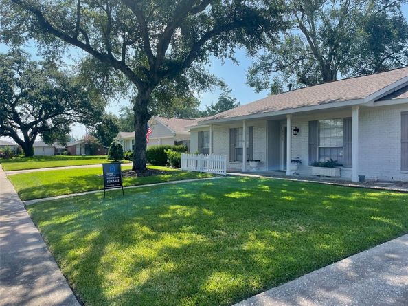 9315 Fairdale Lane, Houston TX 77063