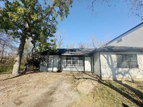 3825 Seabrook Street, Houston TX 77021