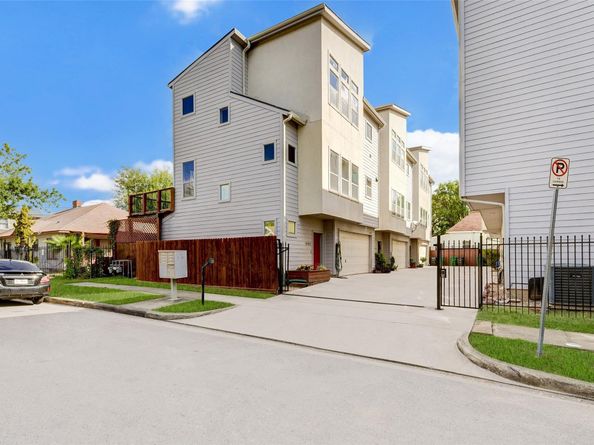 1902 Fletcher Street, Houston TX 77009