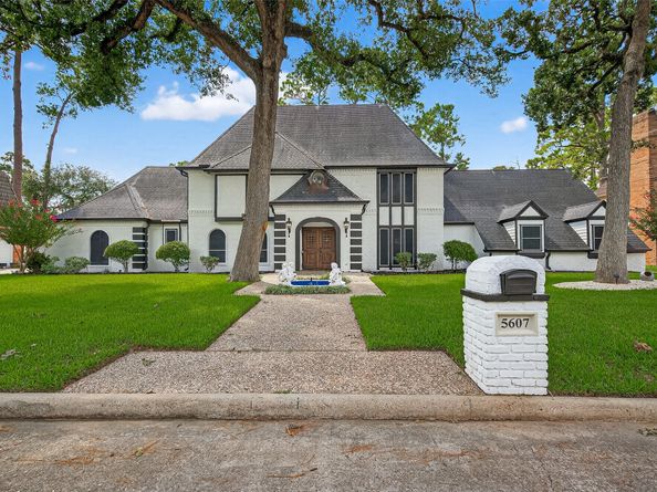 5607 Pebble Springs Drive, Houston TX 77066
