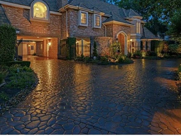 2819 Cedar Woods Place, Houston TX 77068