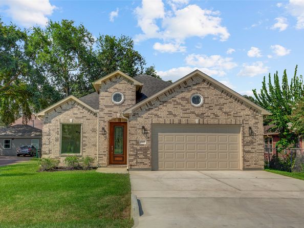 8405 Folkstone Lane, Houston TX 77075
