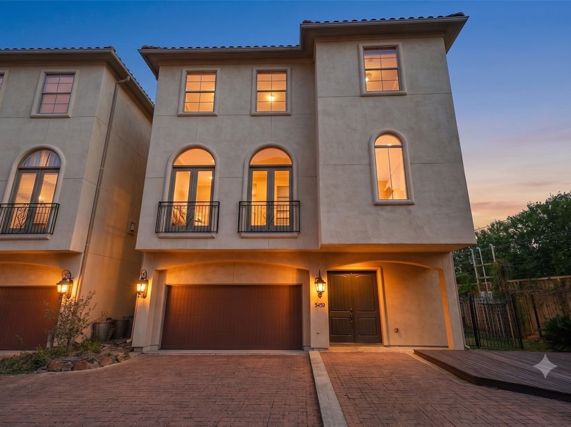 5459 John Dreaper Drive, Houston TX 77056