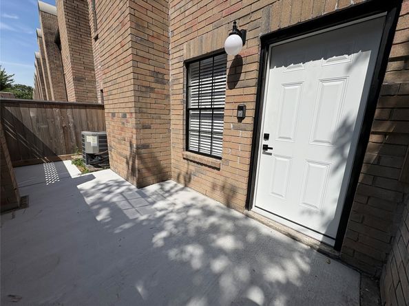 9850 Pagewood Lane 909, Houston TX 77042