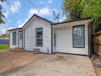 723 Doverside St Street