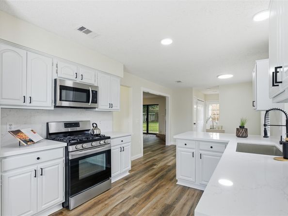 9111 Havencrest Drive, Houston TX 77083