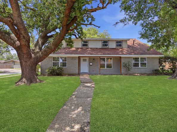 7826 Twin Hills Drive, Houston TX 77071
