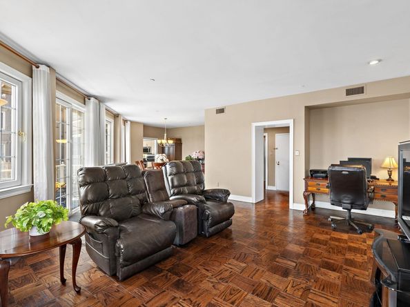 205 Shearwater Ct West 32, Jersey City NJ 07305