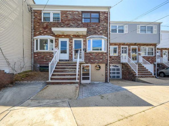 135B Suburbia Terrace, Jersey City NJ 07305